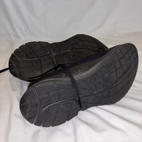 OOFOS Black Comfort Shoes - Picture 6 of 9